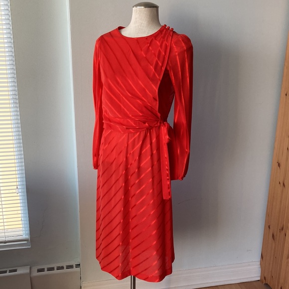 Small Vintage orange bib dress - Picture 4 of 13